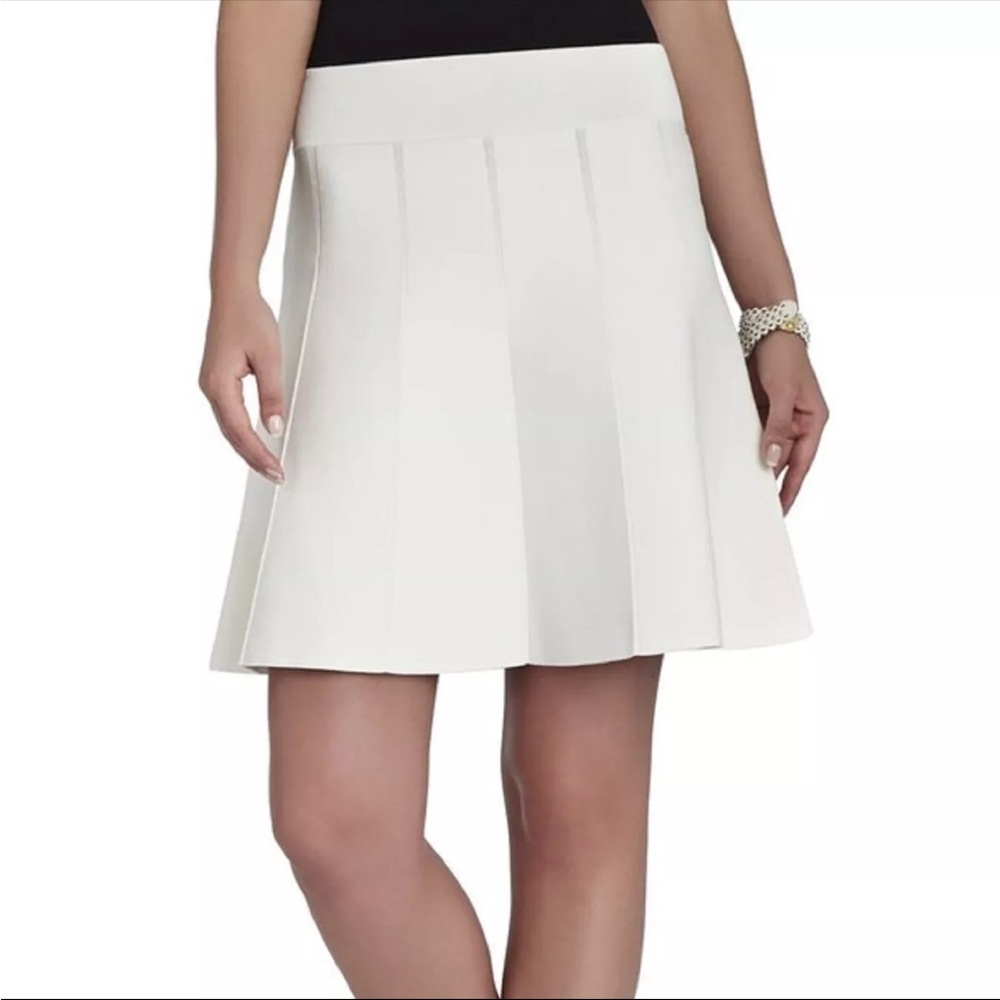 BCBG Maxazria - Elegant White Pleated Skirt